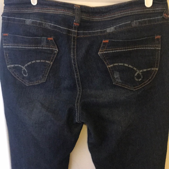 Dark wash jeans - Picture 3 of 3